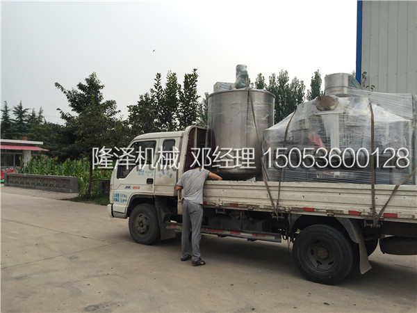 山東泰安客戶訂購的麻辣燙炒料機發(fā)貨了