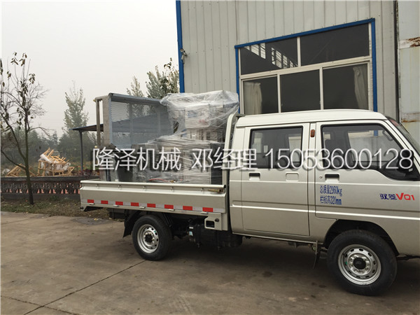 為你涮得一口好火鍋，川渝老板來廠采購小型熬料機飯店現(xiàn)場熬料